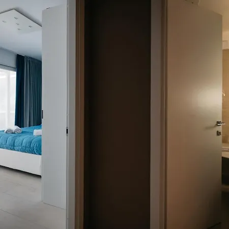 Diana - Minerva Luxury By Holidays Apartment *